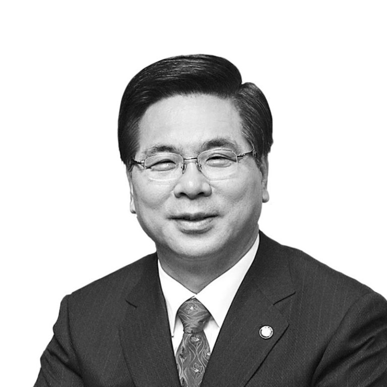 Young Hoon Lee Empowered21